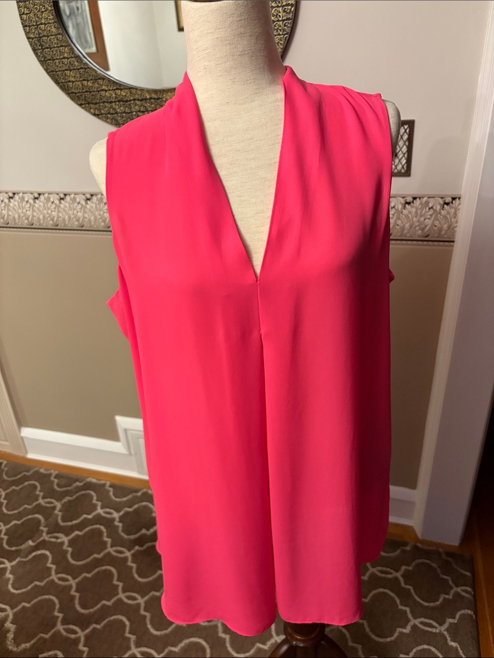 Like new XL Sleeveless V-Neck Women's Top in Bright Pink great over leggings